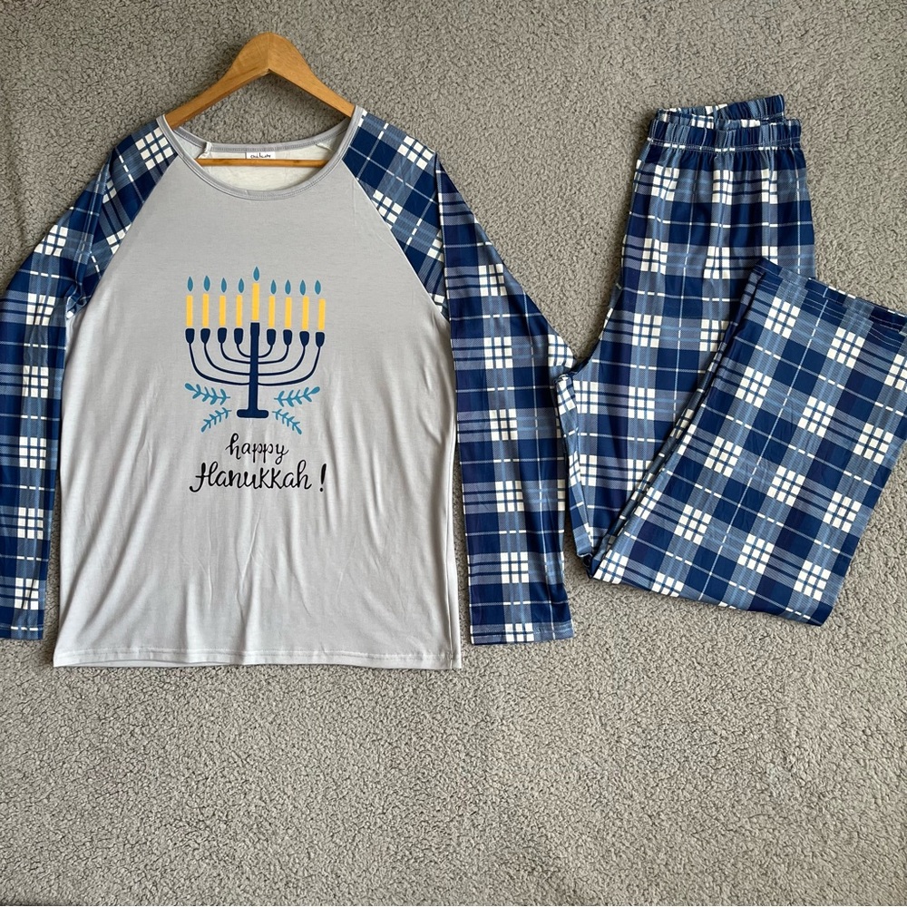 Chicmatcy Men’s Hanukkah Pajama Set Blue & White Size Large Long Sleeve Top
